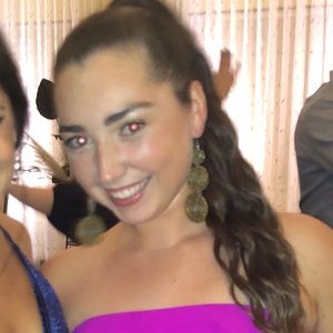 Meet your Posher, Nicole